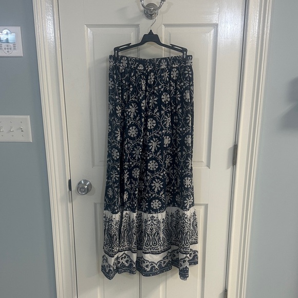 Sue Sartor 2 piece shirt and skirt - Picture 3 of 4